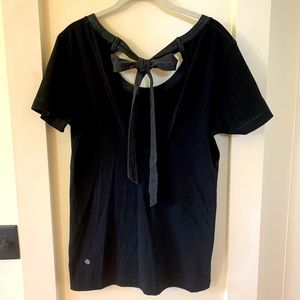 Lululemon sz 12 black top